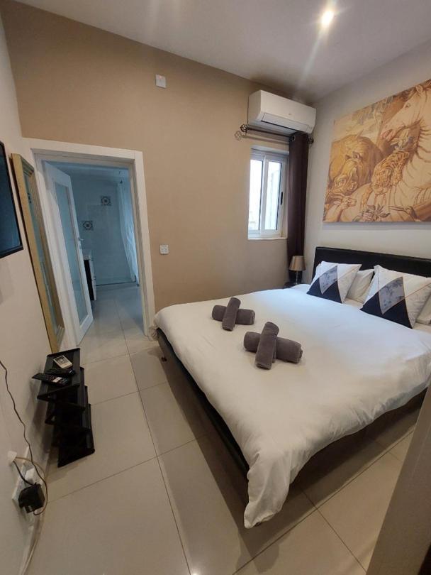 Central & Cozy - 1 Bedroom Apartment Valletta Bagian luar foto